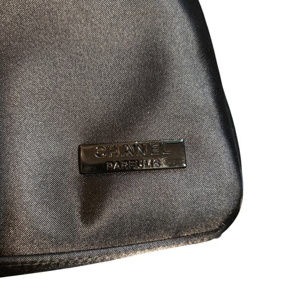 2 Chanel Parfums beauty cosmetic travel bags - Picture 5 of 8